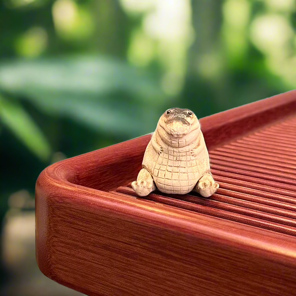 Sitting crocodile Tea pet #1223