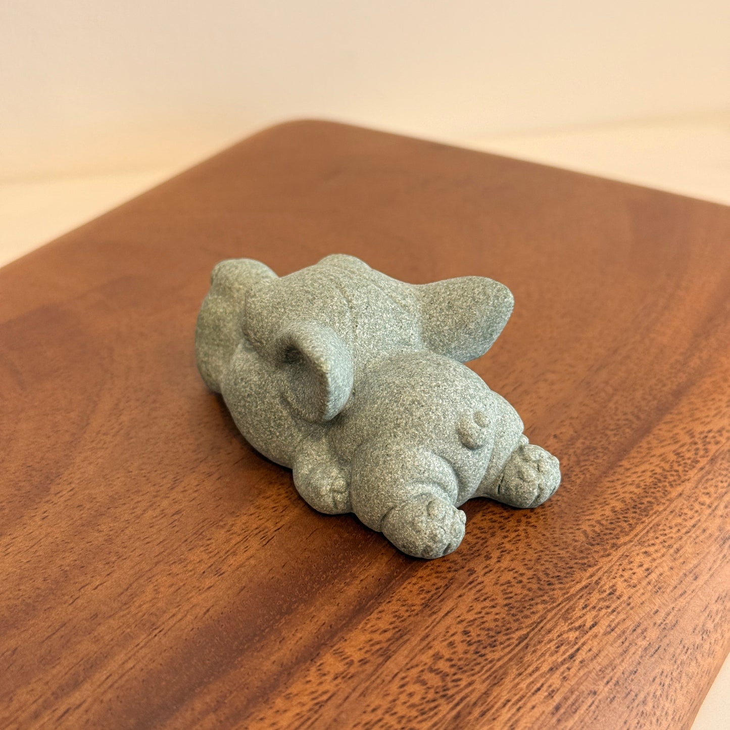 P54 Teapet Sandstone Dog